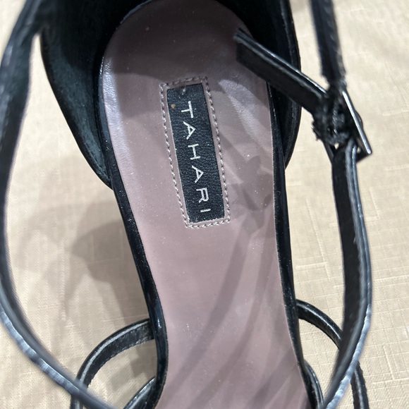 Shiny Black Tahari Staley Pumps Sz 8 - Picture 2 of 7